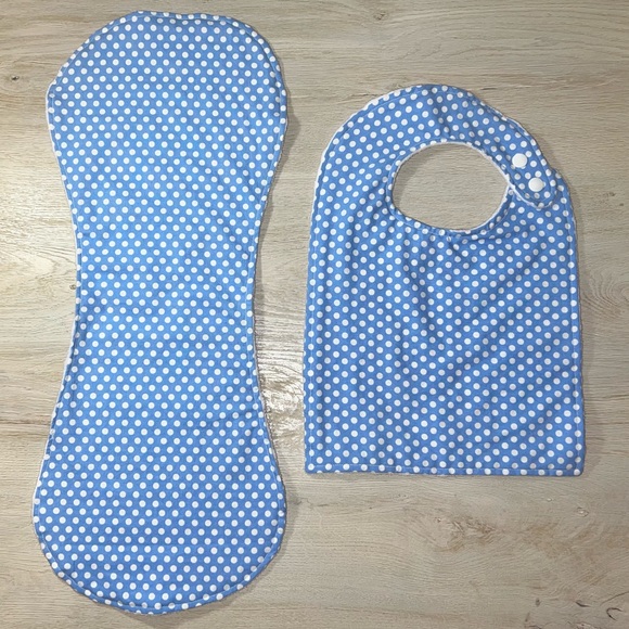 NEW Baby Blue Polka Dots Bib & Burp Cloth - Handmade Baby Gift Set UNC Tar Heels - Picture 3 of 6
